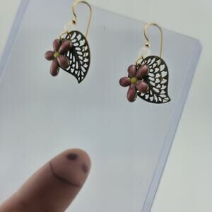 Vintage Floral Leaf Dangle Earrings Pink Enamel Gold Tone Filigree Boho